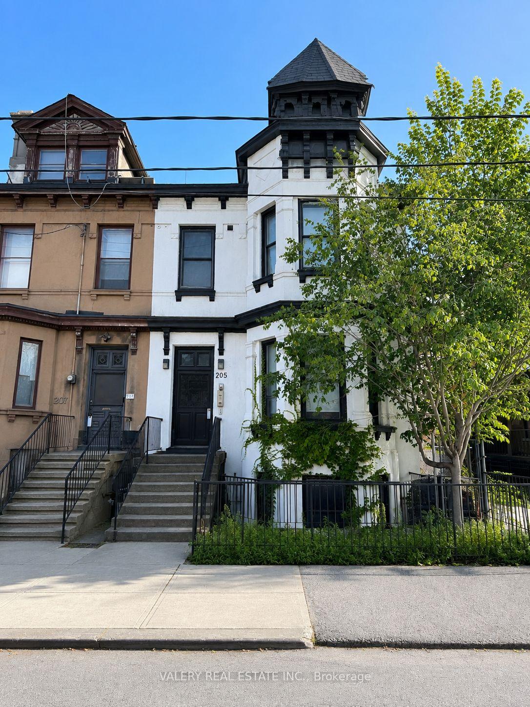 8 - 205 Gerrard Street E, Toronto C08, ON, exterior