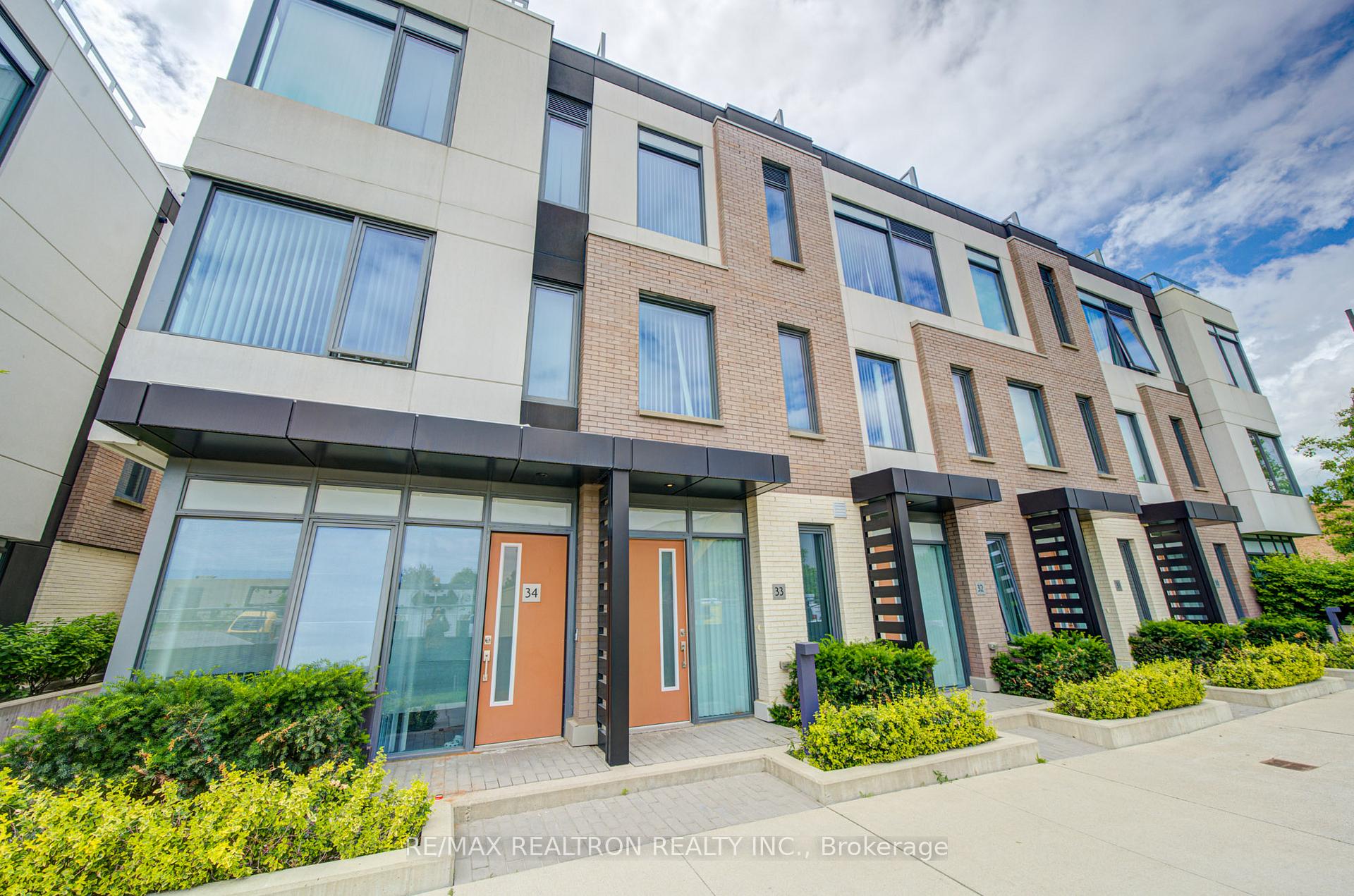 Th33 - 1050 Portage Parkway, Vaughan, ON, exterior