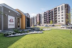 312 - 4 Spice Way, Barrie, ON, exterior