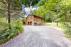 250 Kingscross Drive, King, ON, exterior