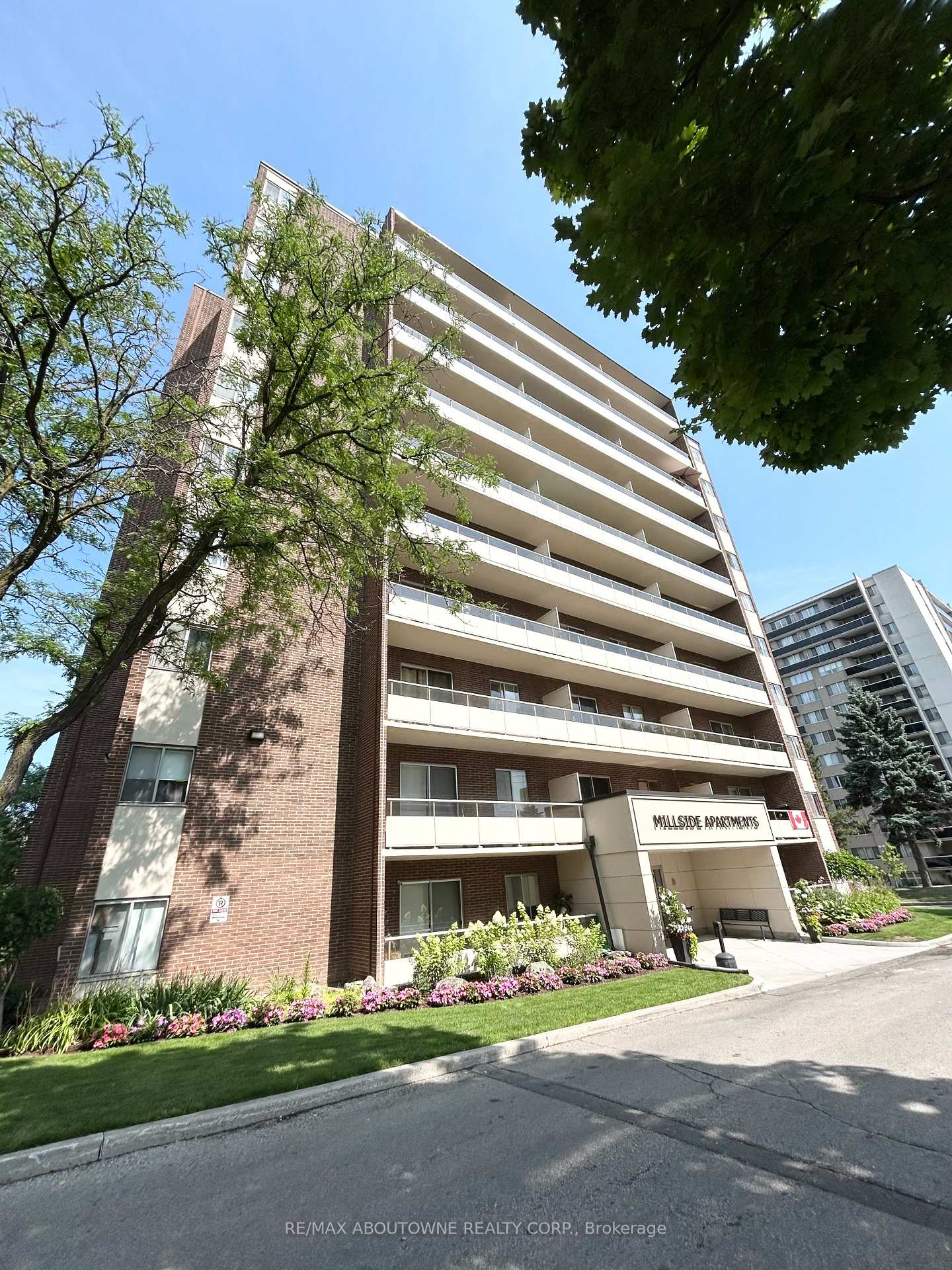 408 - 101 Millside Drive, Milton, ON, exterior