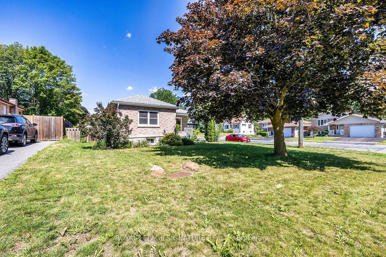 812 Schneider Place, Peterborough, ON, exterior