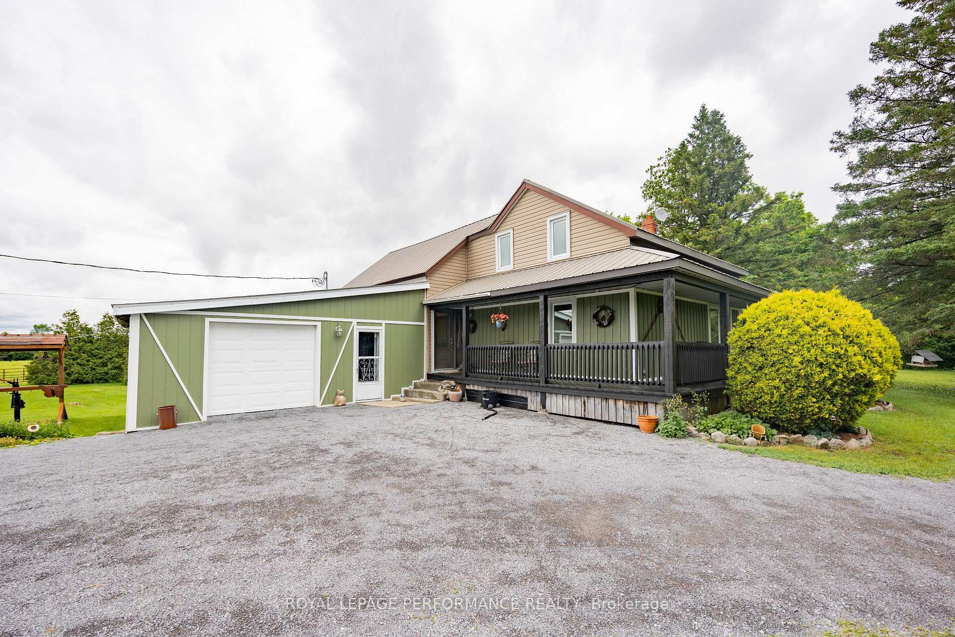 20195 Kenyon Conc Rd 1 Road, North Glengarry, ON, exterior