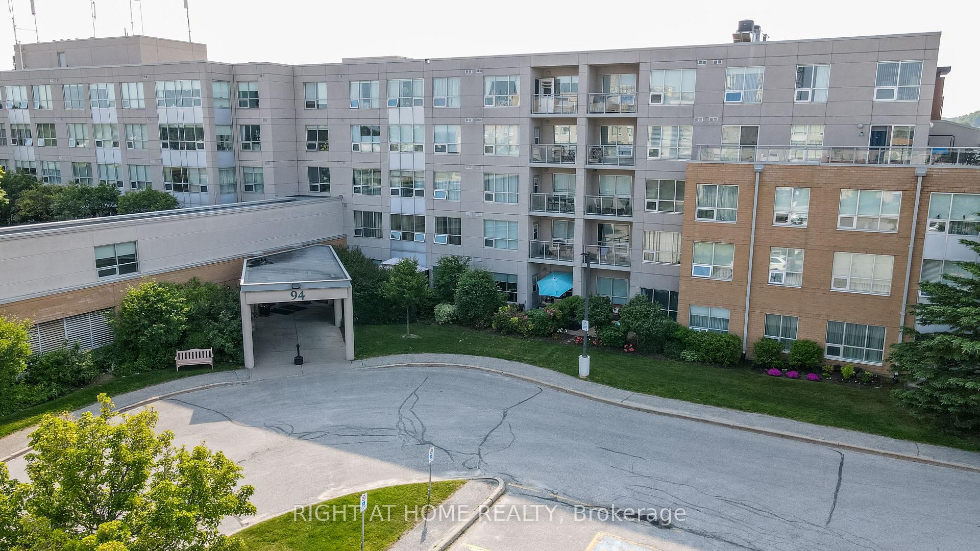 403 - 94 Dean Avenue, Barrie, ON, exterior