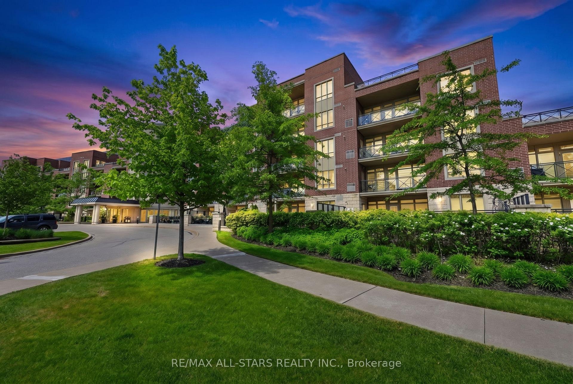 115 - 35 Baker Hill Boulevard, Whitchurch-Stouffville, ON, exterior