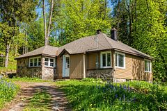 47 Riverside Drive, Dysart et al, ON, exterior