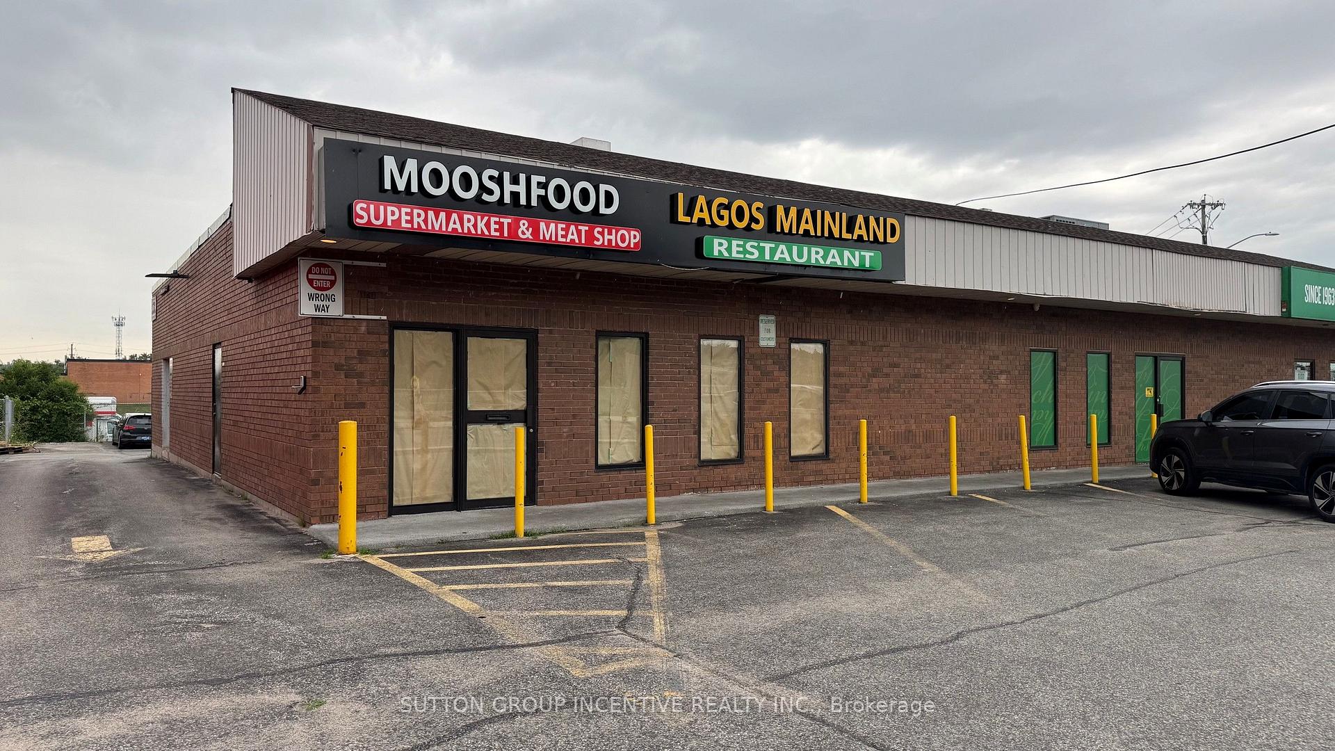 4 - 285 Dunlop Street W, Barrie, ON, exterior