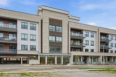 409 - 123 MAURICE Drive, Oakville, ON, exterior