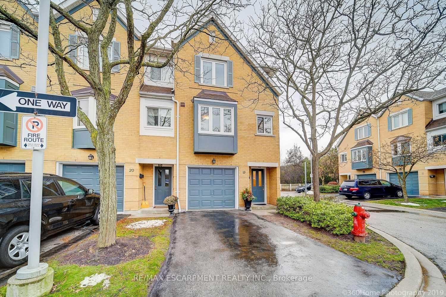 19 - 2300 Brays Lane, Oakville, ON, exterior