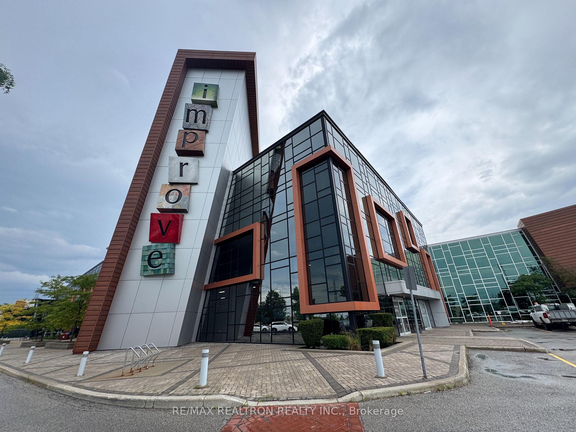 204 - 7250 Keele Street, Vaughan, ON, exterior