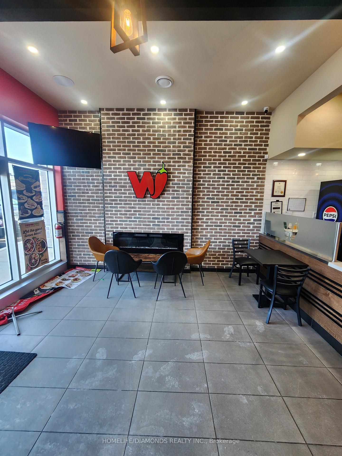 4 - 520 Alder Street, Orangeville, ON, exterior