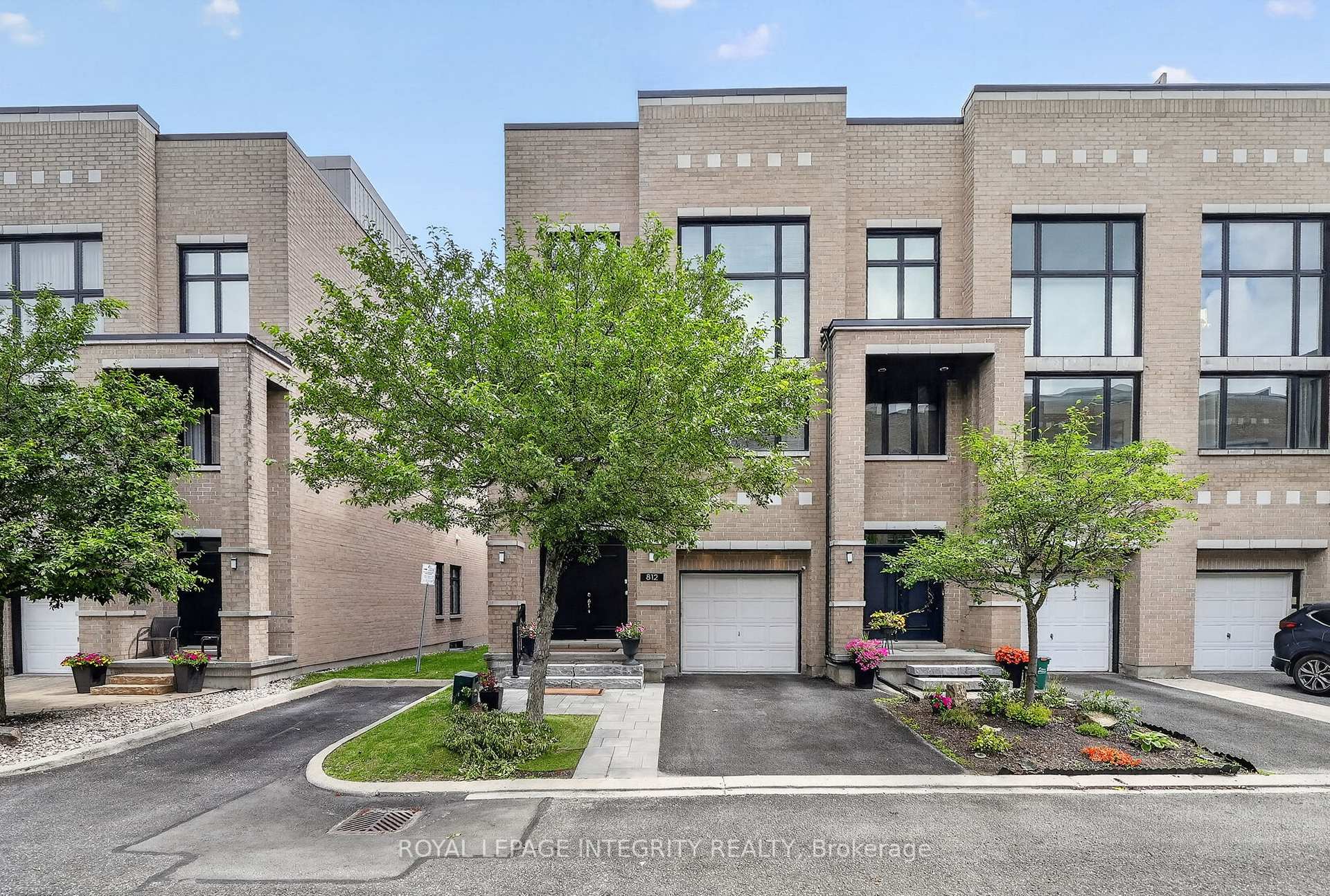 812 Petra Private, Kanata, ON, exterior