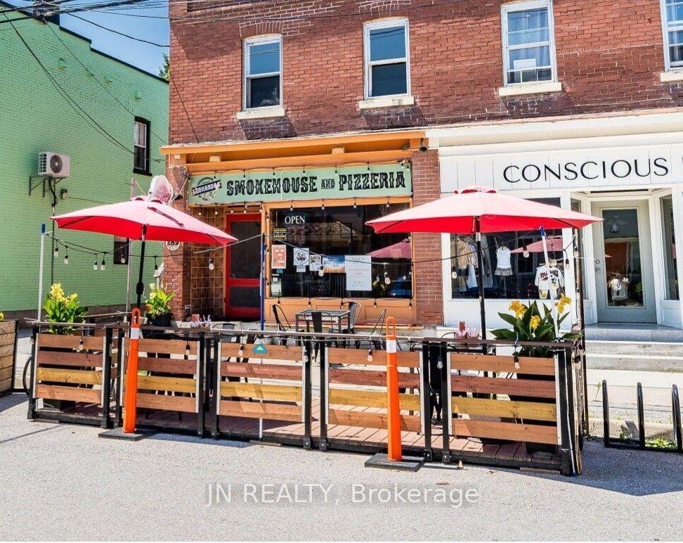 289 Main Street W, King, ON, exterior