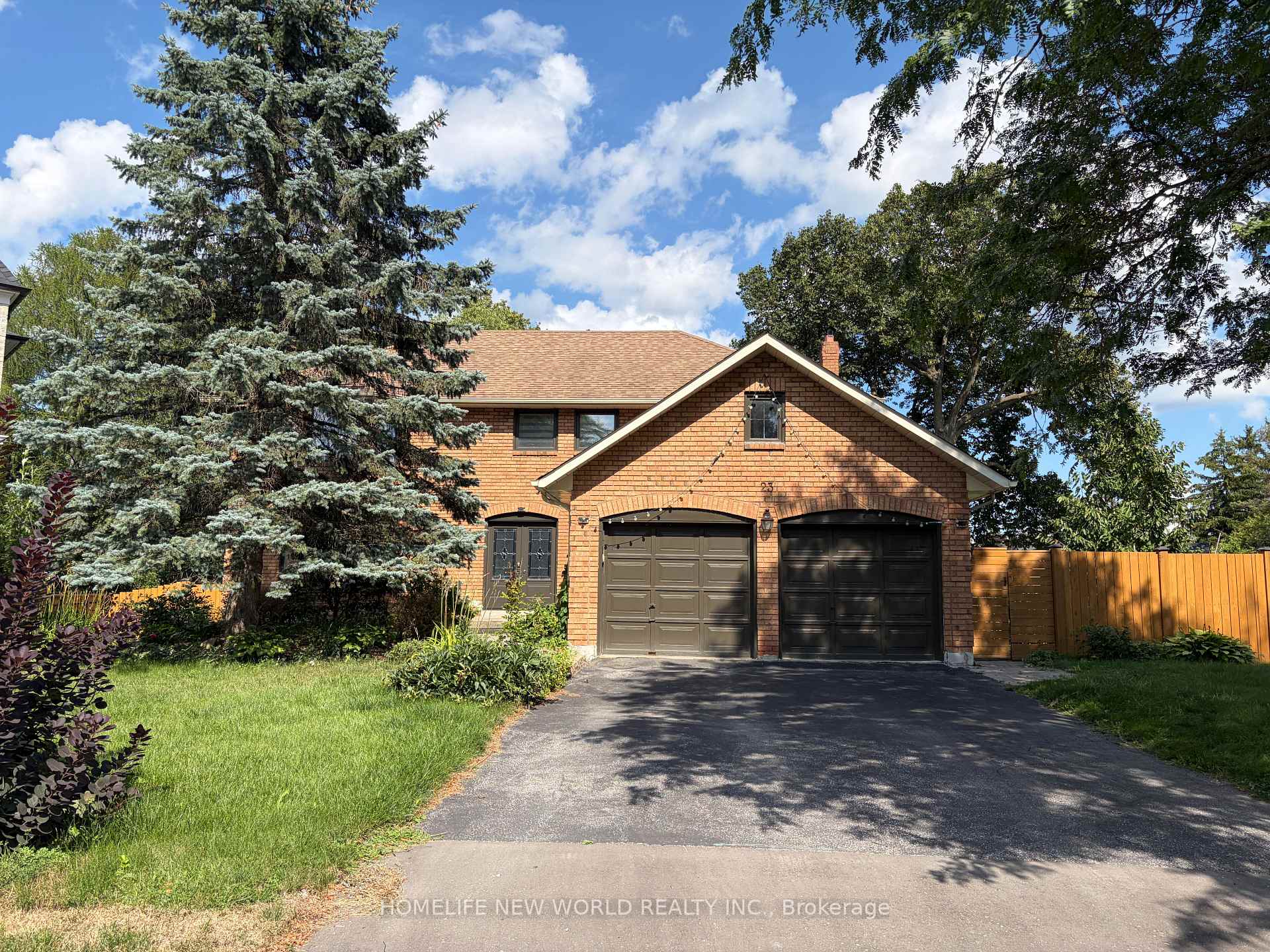 23 Lacey Court, Aurora, ON, exterior
