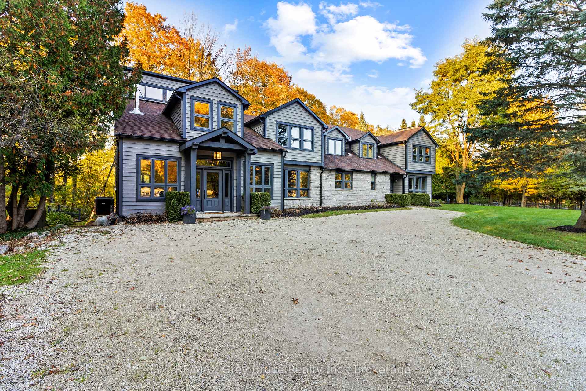 3476 Garden Of Eden Road, Clearview, ON, exterior