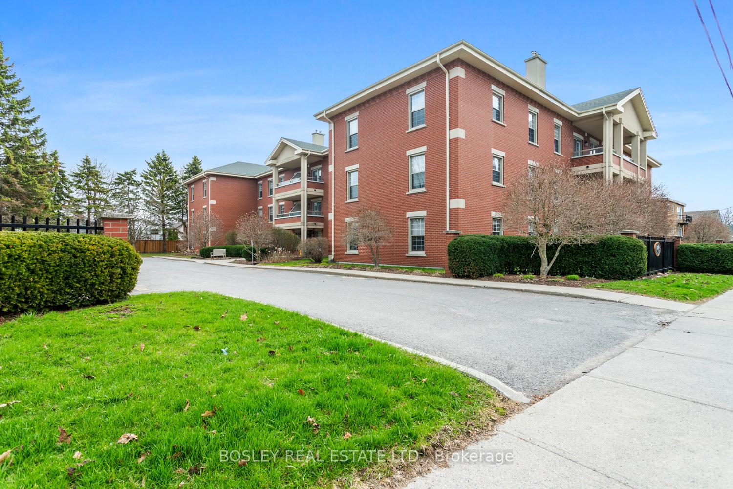 101 - 352 Ball Street, Cobourg, ON, exterior