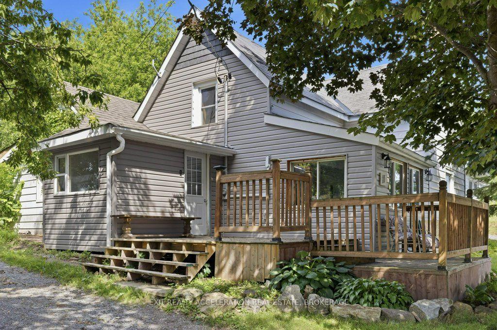 11 Parks Street, Greater Napanee, ON, exterior