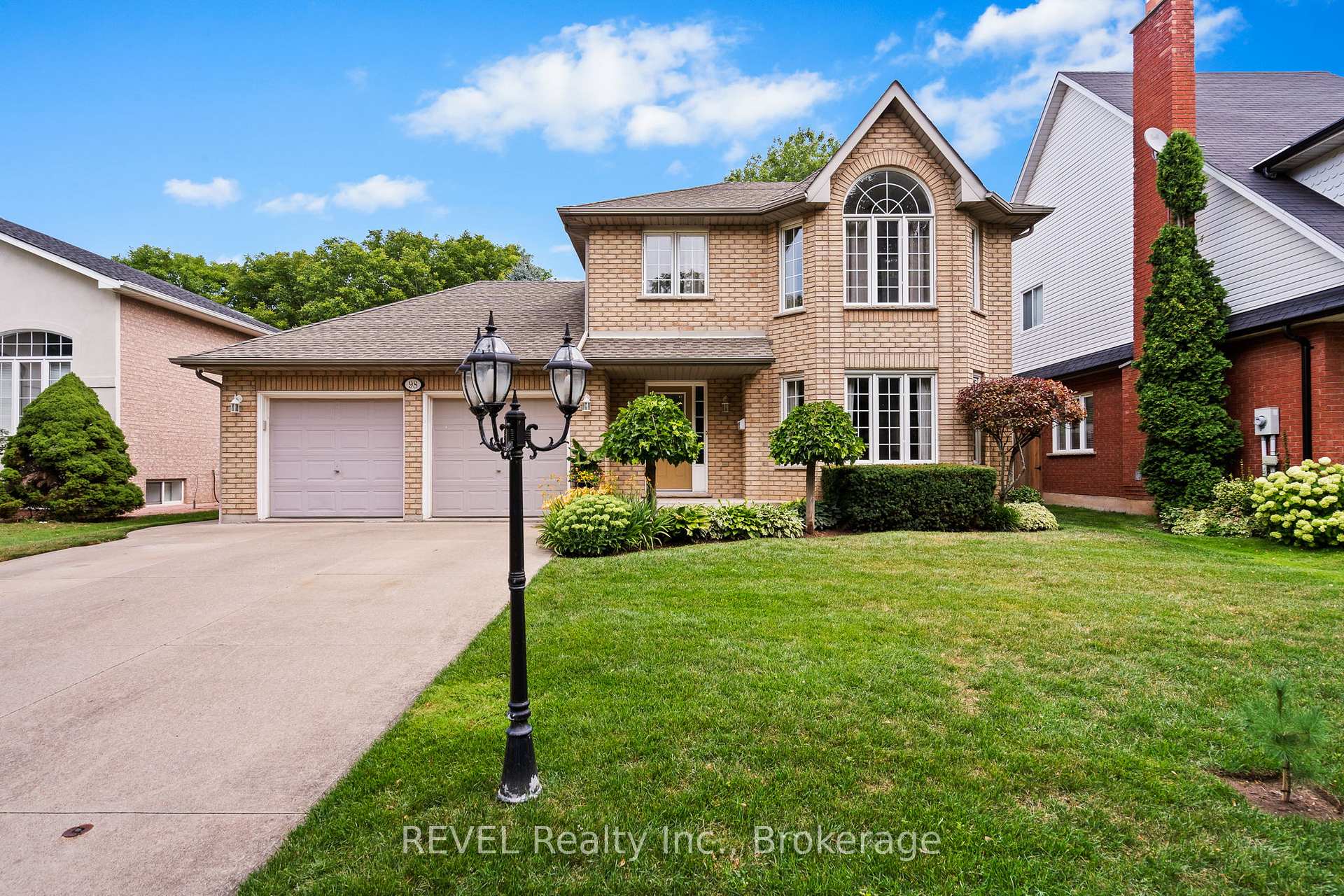 98 Debora Drive, Grimsby, ON, exterior