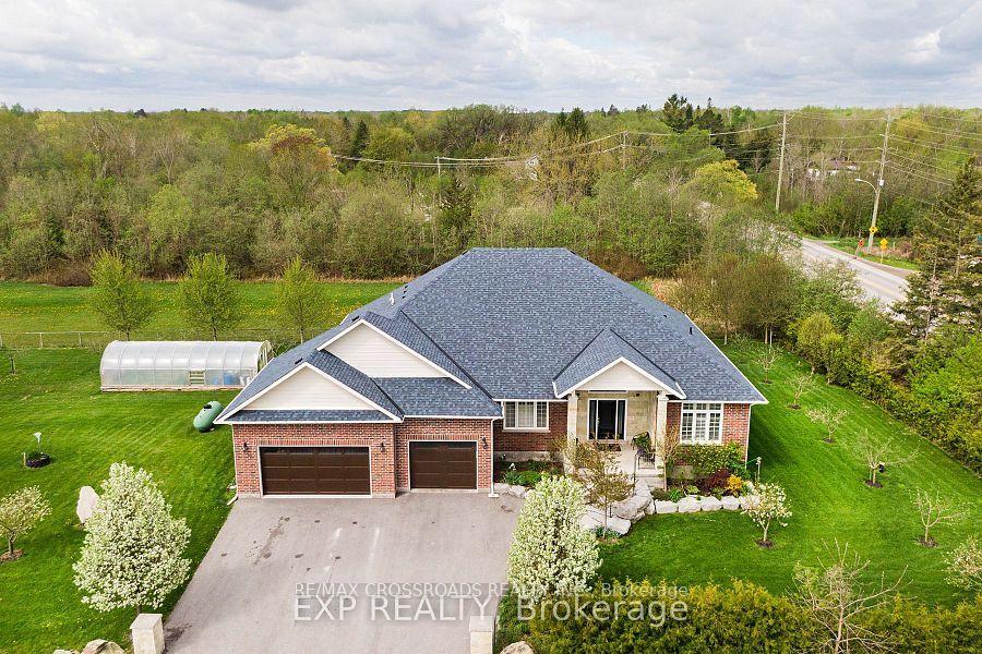4 Blake Street, East Gwillimbury, ON, exterior