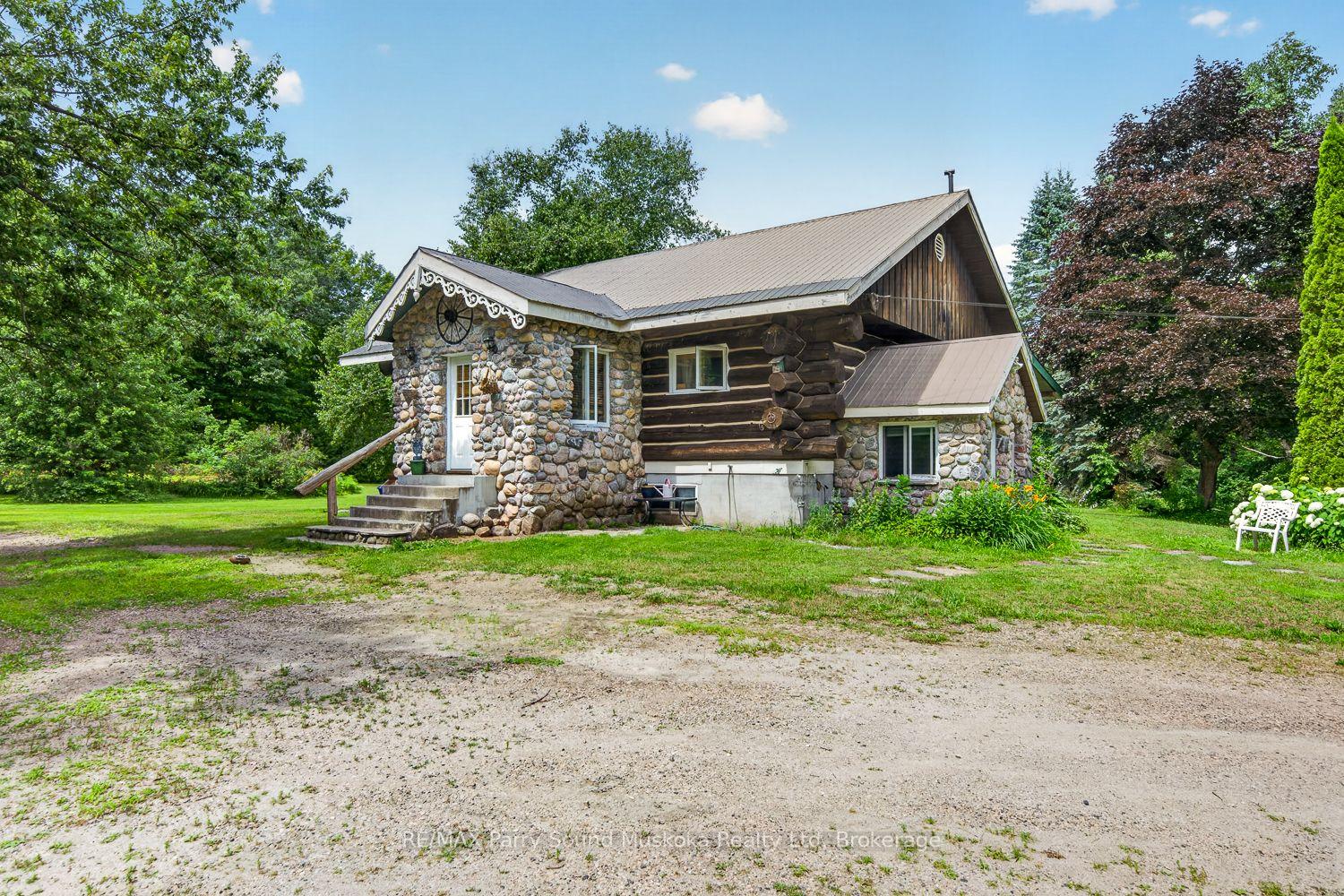 1011 Orange Lodge Road, Muskoka Lakes, ON, exterior