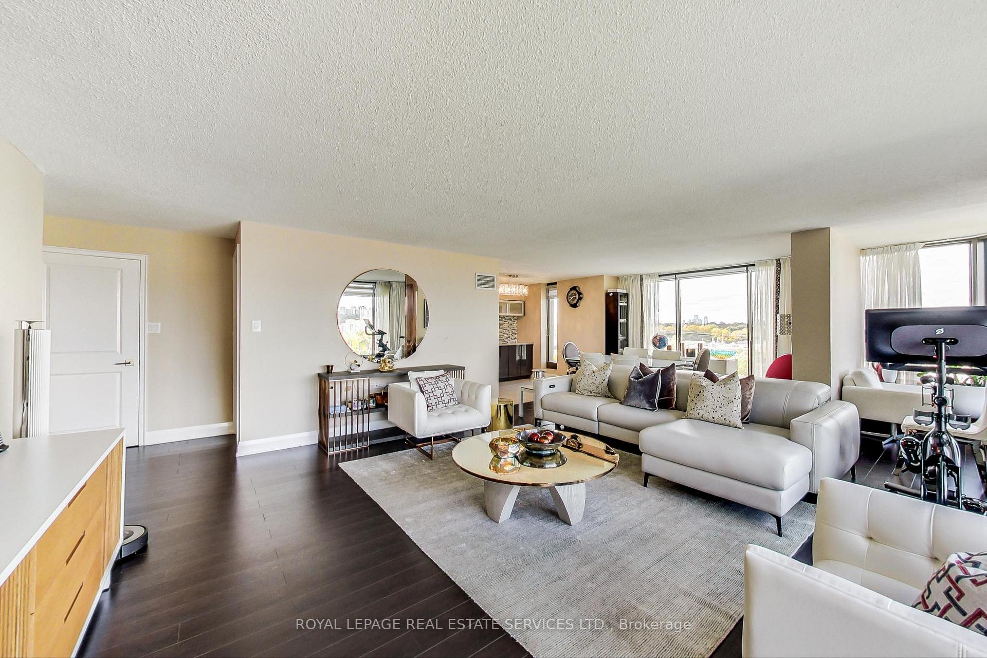 1110 - 2045 Lake Shore Boulevard W, Toronto W06, ON, exterior