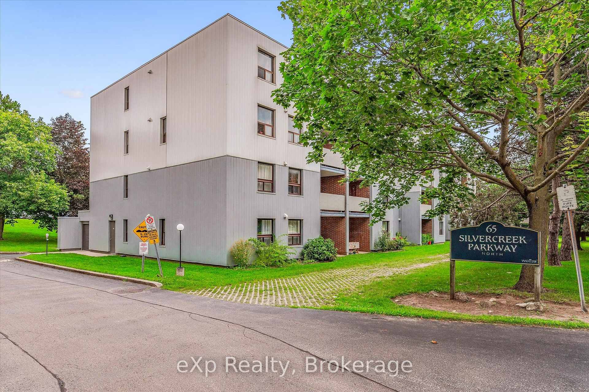 404 - 65 Silvercreek Parkway N, Guelph, ON, exterior