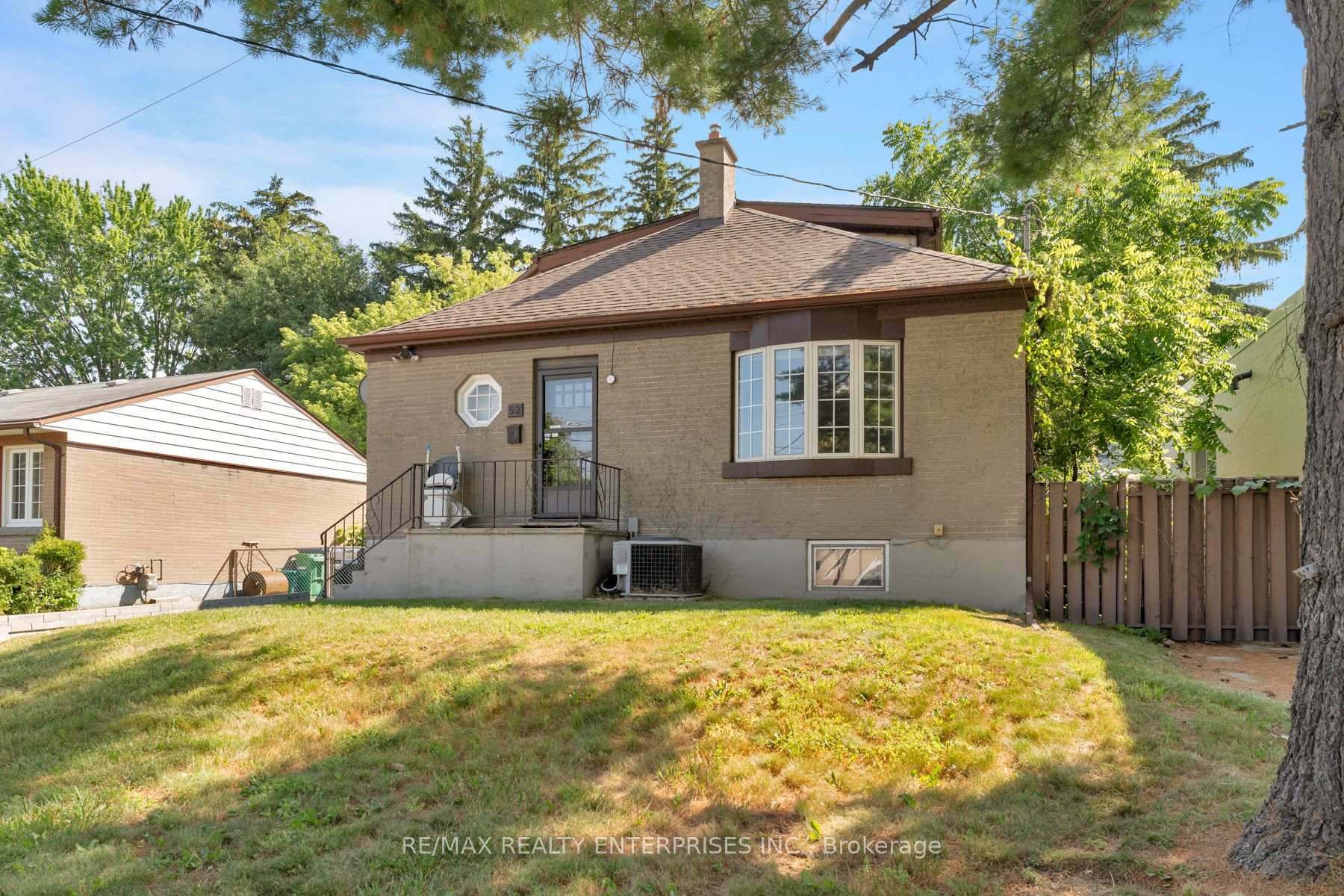 52 Briarwood Avenue, Mississauga, ON, exterior