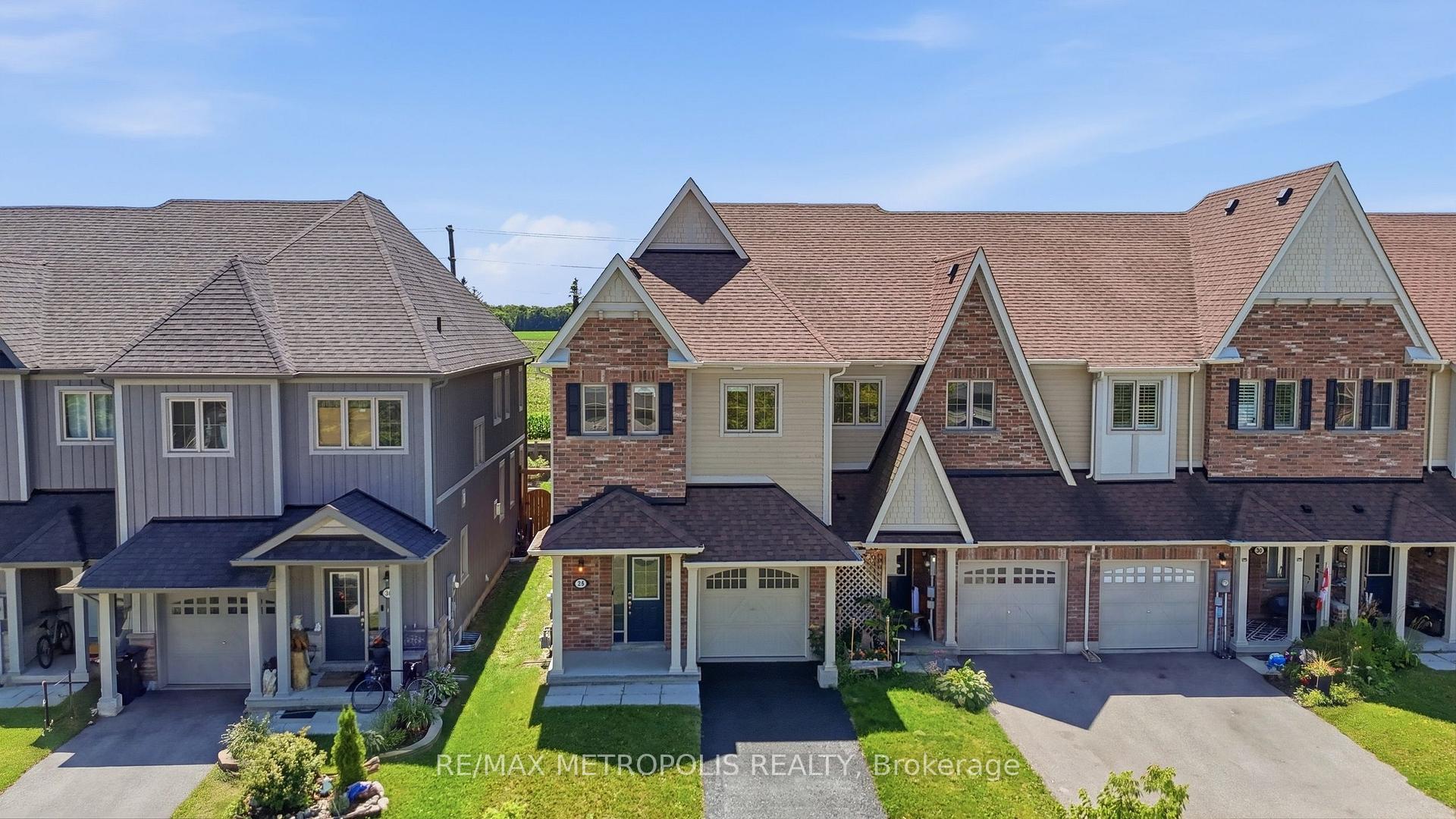 34 Robertson Street, Collingwood, ON, exterior