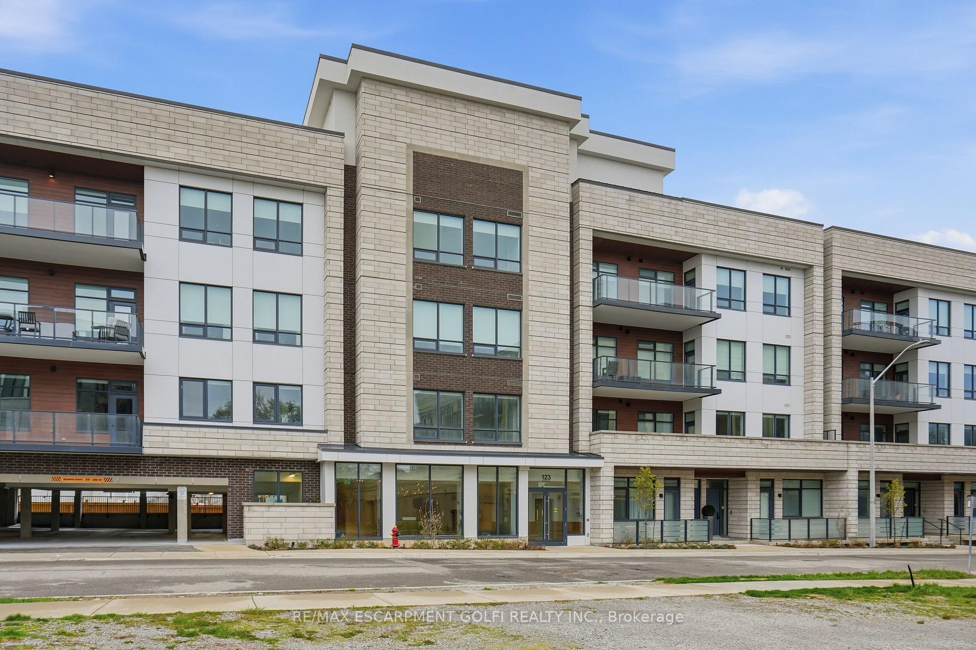 409 - 123 MAURICE Drive, Oakville, ON, exterior