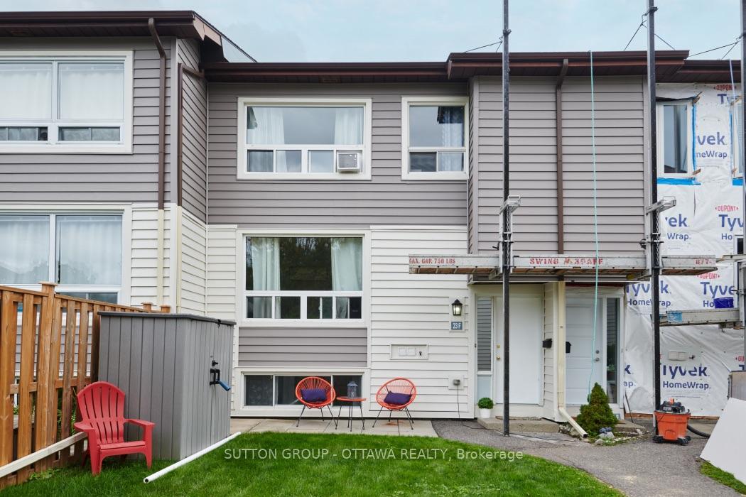 23F - 23 Banner Road W, South of Baseline to Knoxdale, ON, exterior
