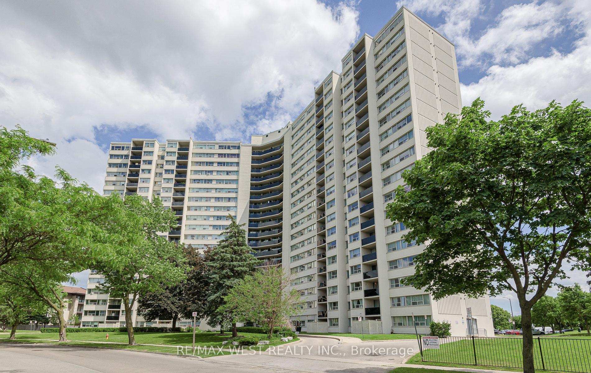 1407 - 530 Lolita Gardens NE, Mississauga, ON, exterior