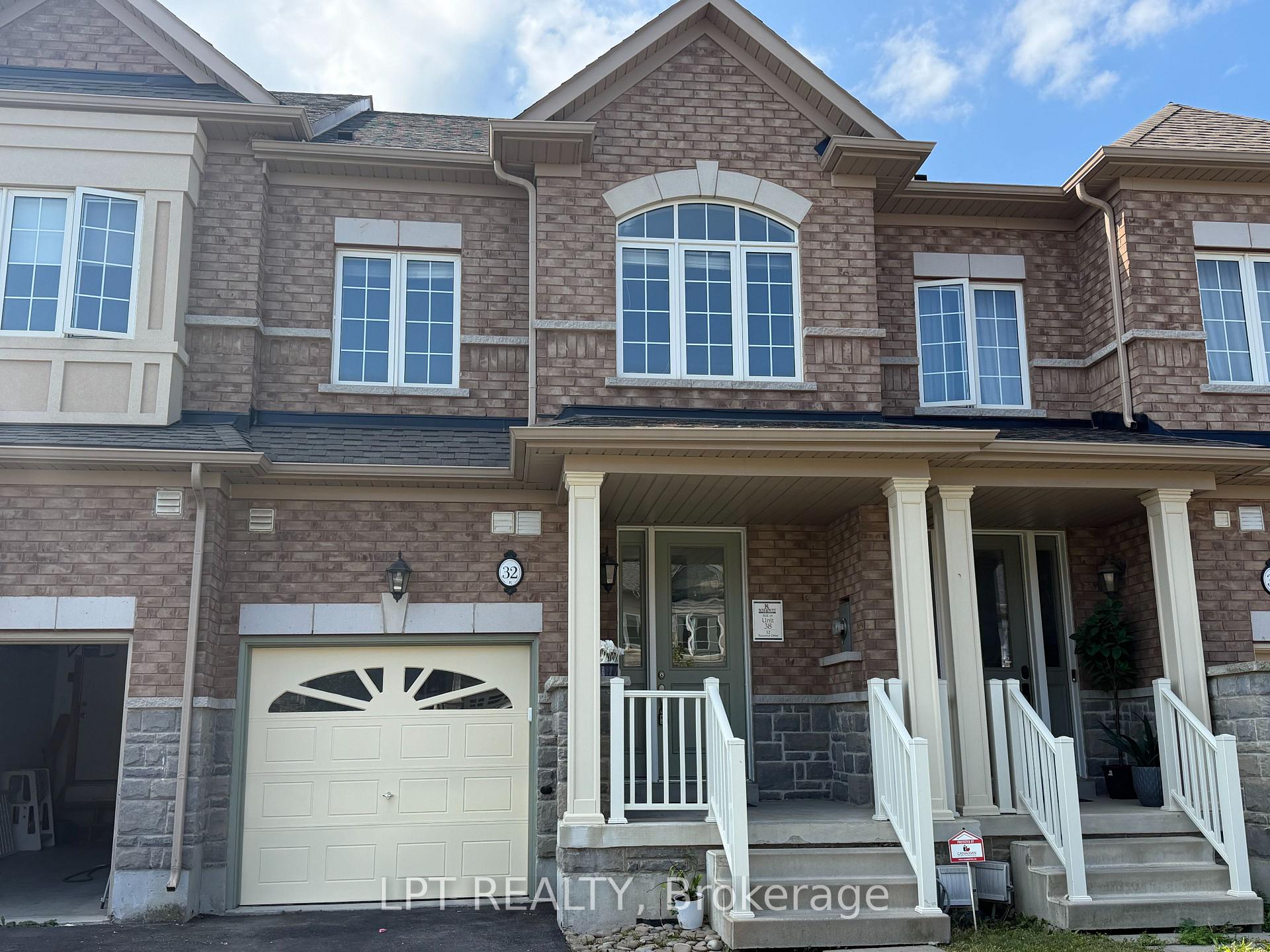 32 Bayonne Drive, Hamilton, ON, exterior