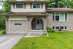 525 Whites Road, Quinte West, ON, exterior