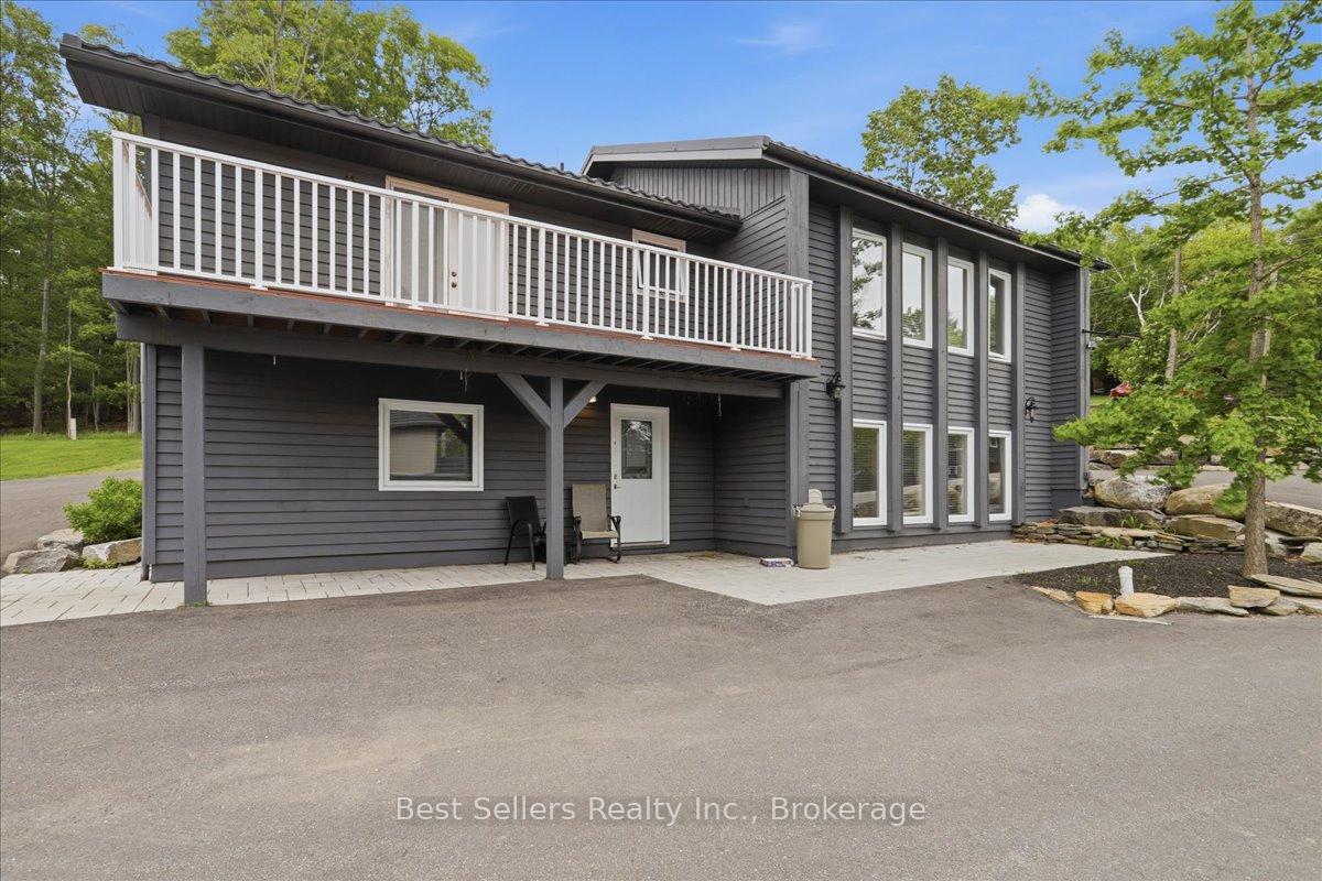56 Florence Street W, Huntsville, ON, exterior