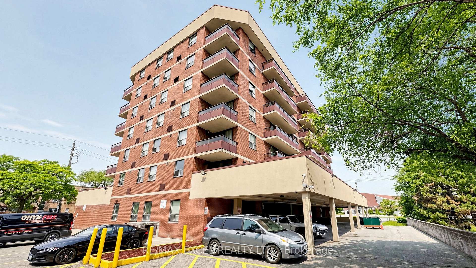 401 - 1881 Jane Street, Toronto W04, ON, exterior
