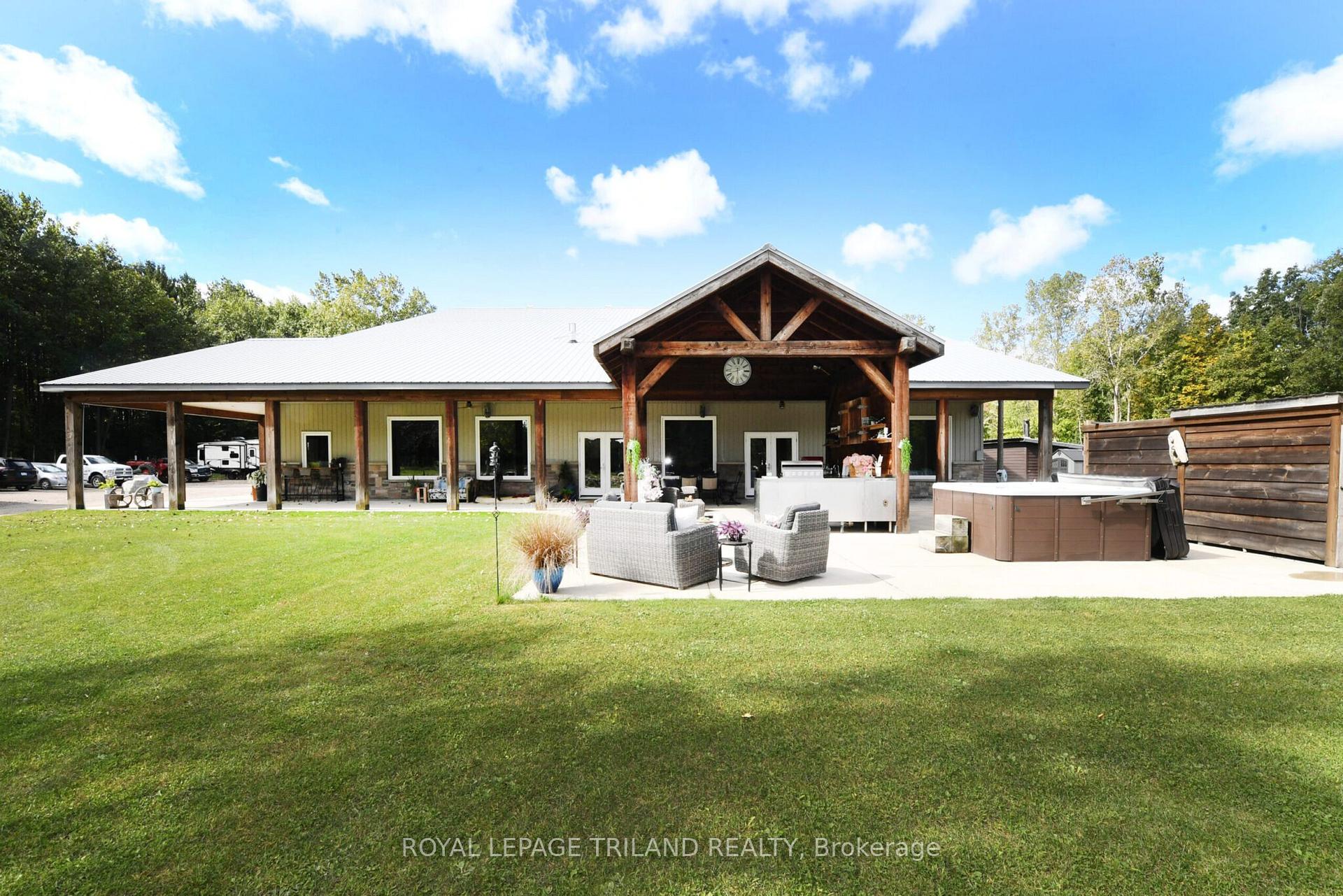7264 Ridge Road, Lambton Shores, ON, exterior