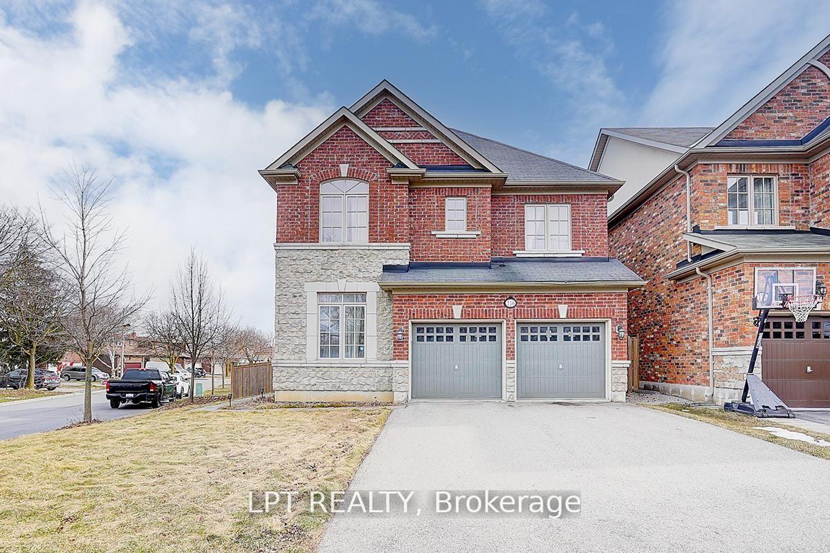 116 Dunlop Street, Richmond Hill, ON, exterior