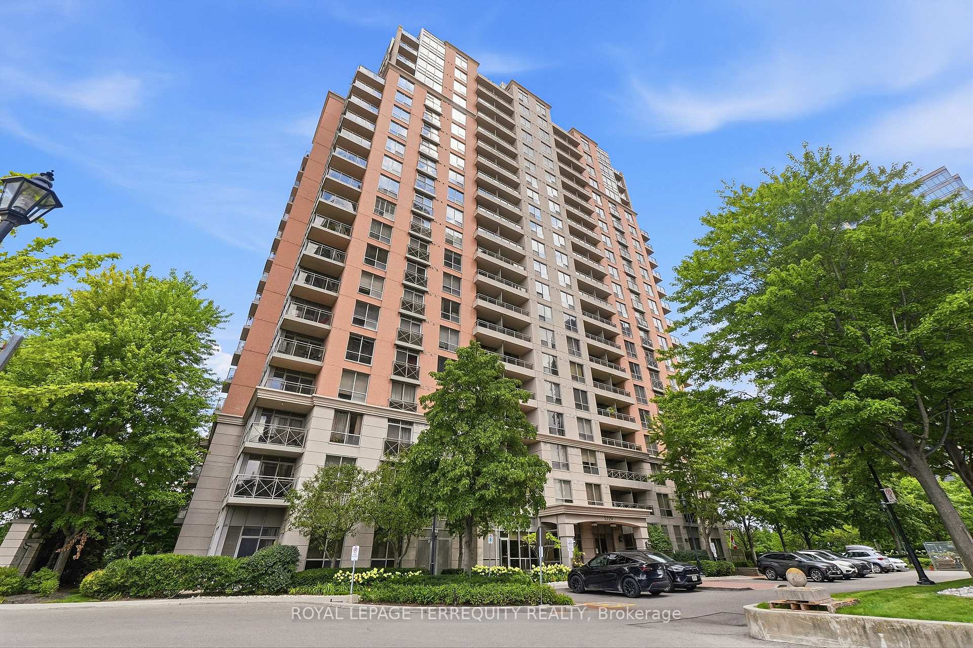 405 - 5229 Dundas Street W, Toronto W08, ON, exterior