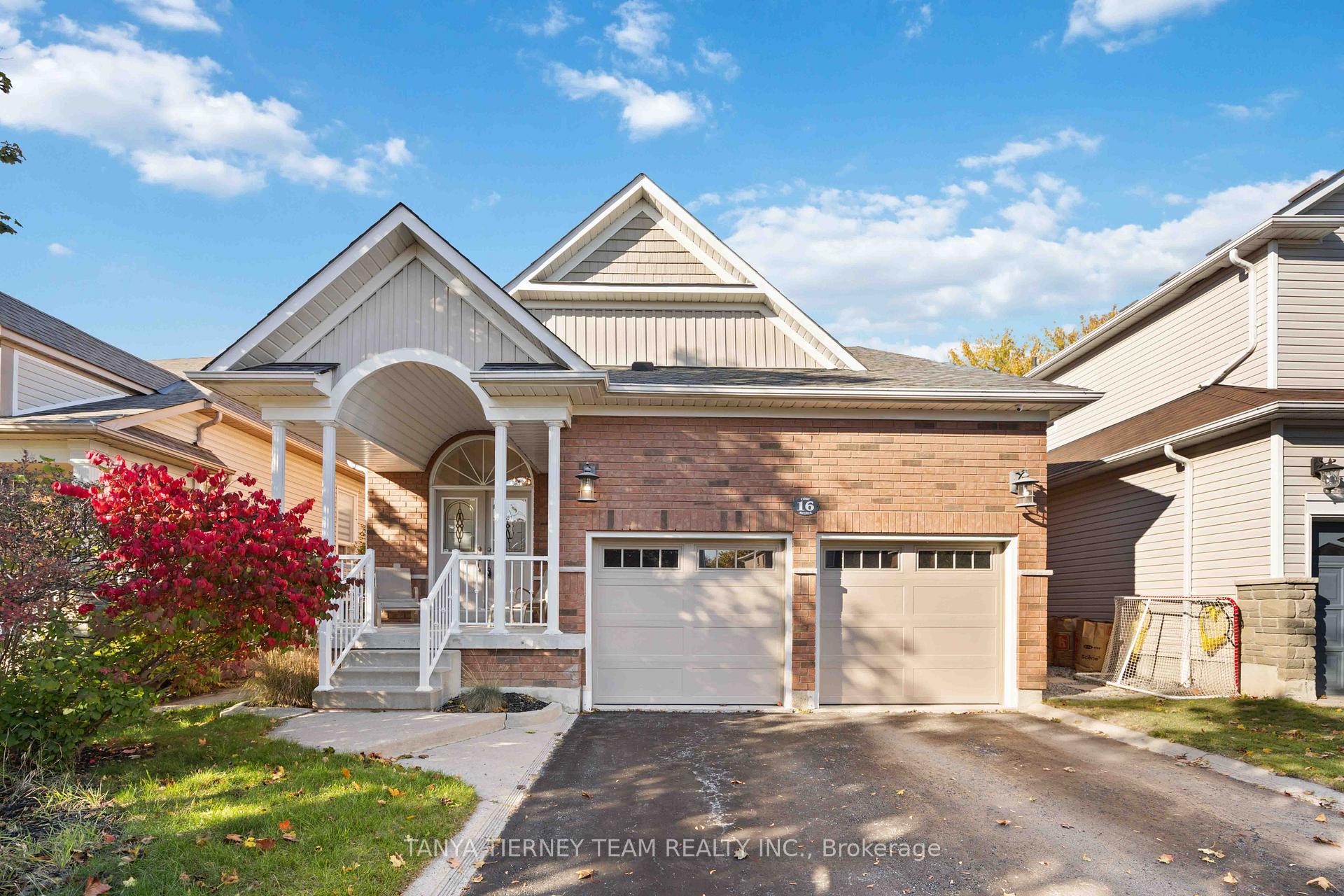 16 Cody Avenue, Whitby, ON, exterior