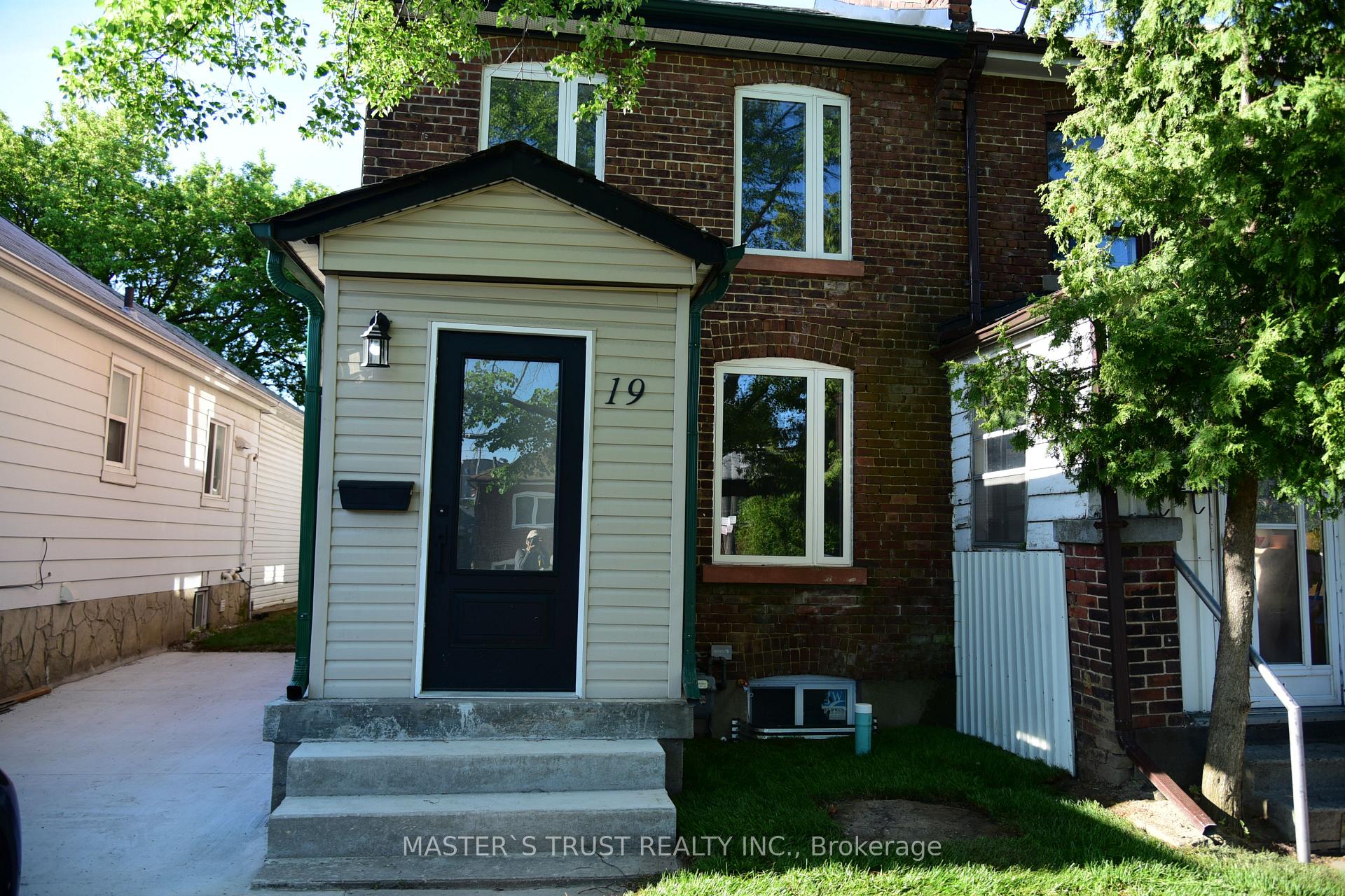 19 Emmett Avenue, Toronto W04, ON, exterior
