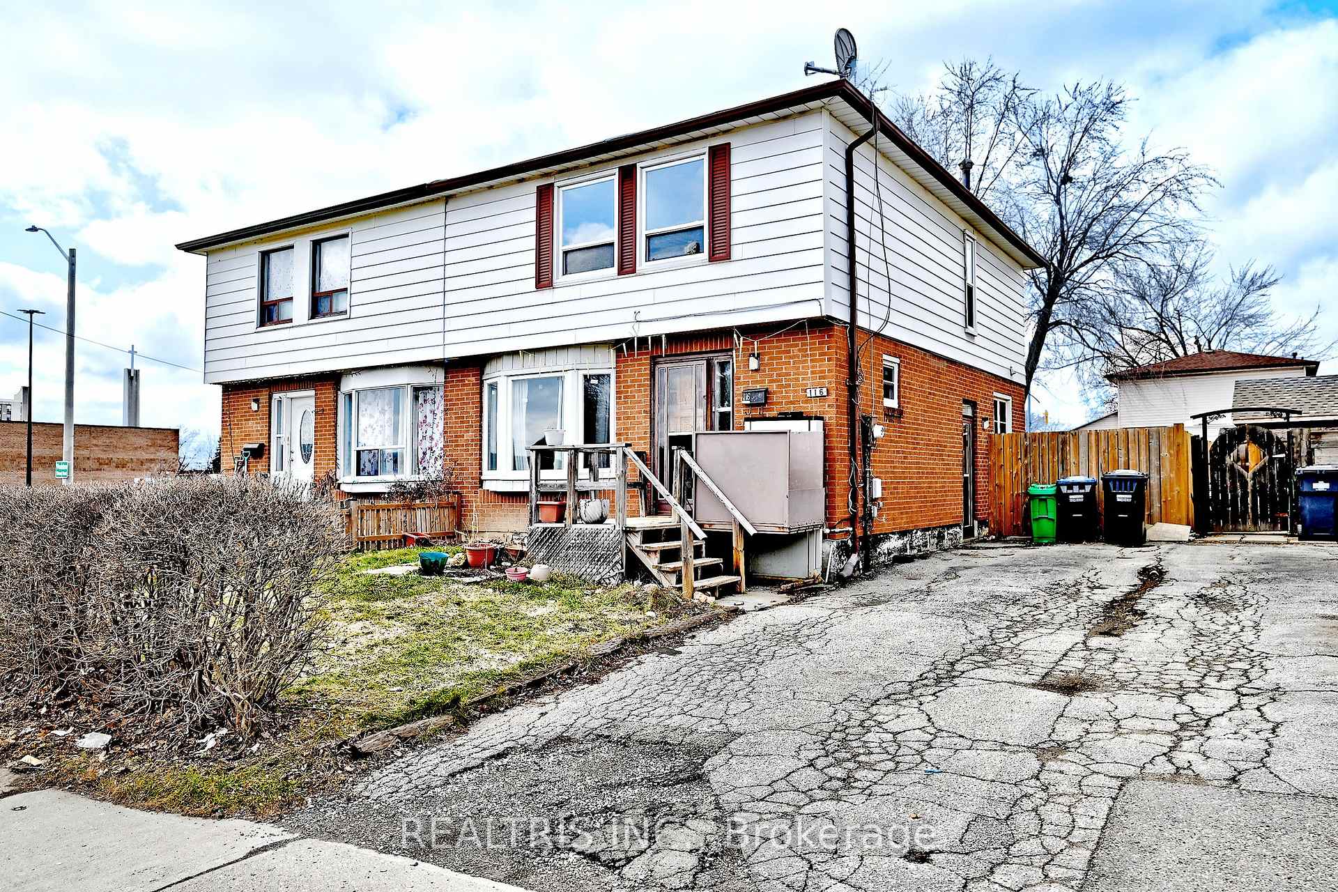 116 Sutherland Avenue, Brampton, ON, exterior