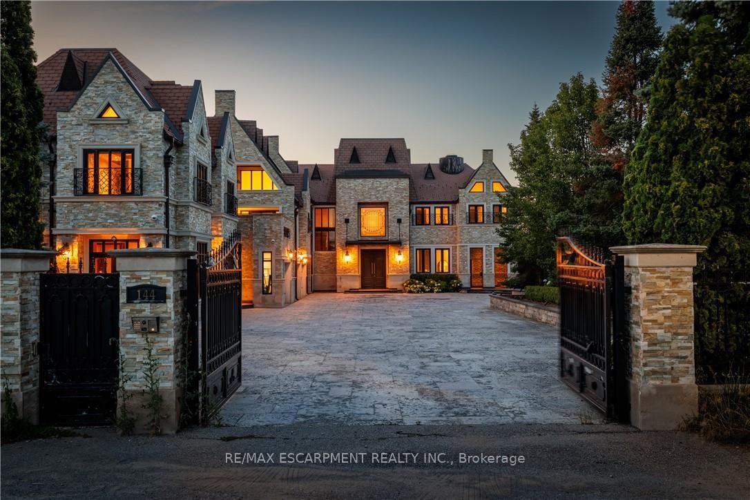 144 LAKE Drive E, Georgina, ON, exterior