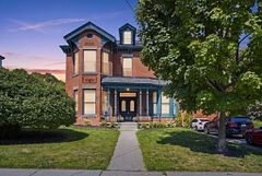 132 Emerald Street S, Hamilton, ON, exterior