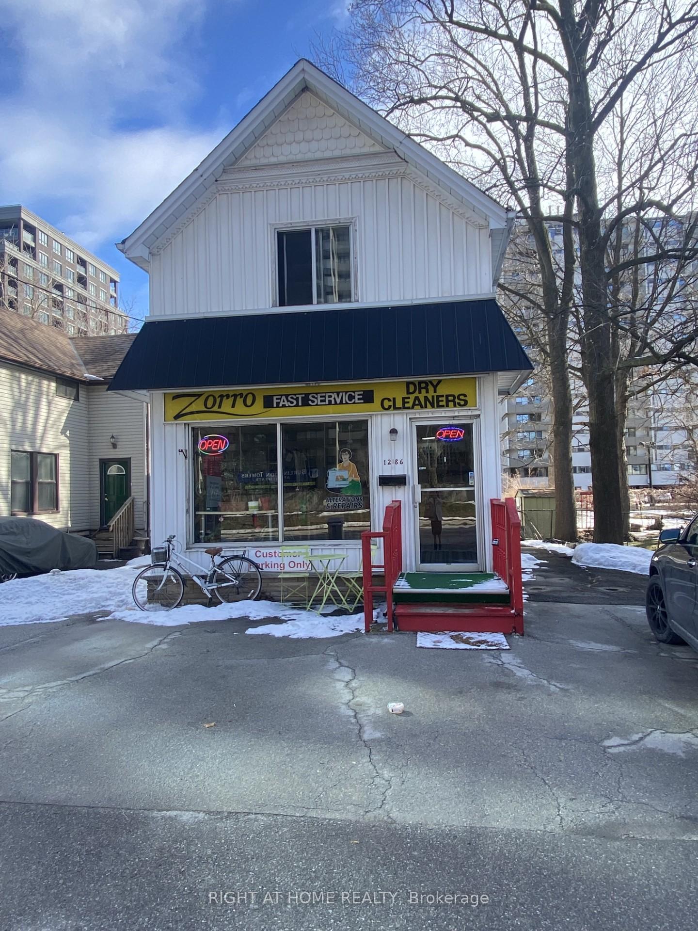 1286 Ontario Street, Burlington, ON, exterior