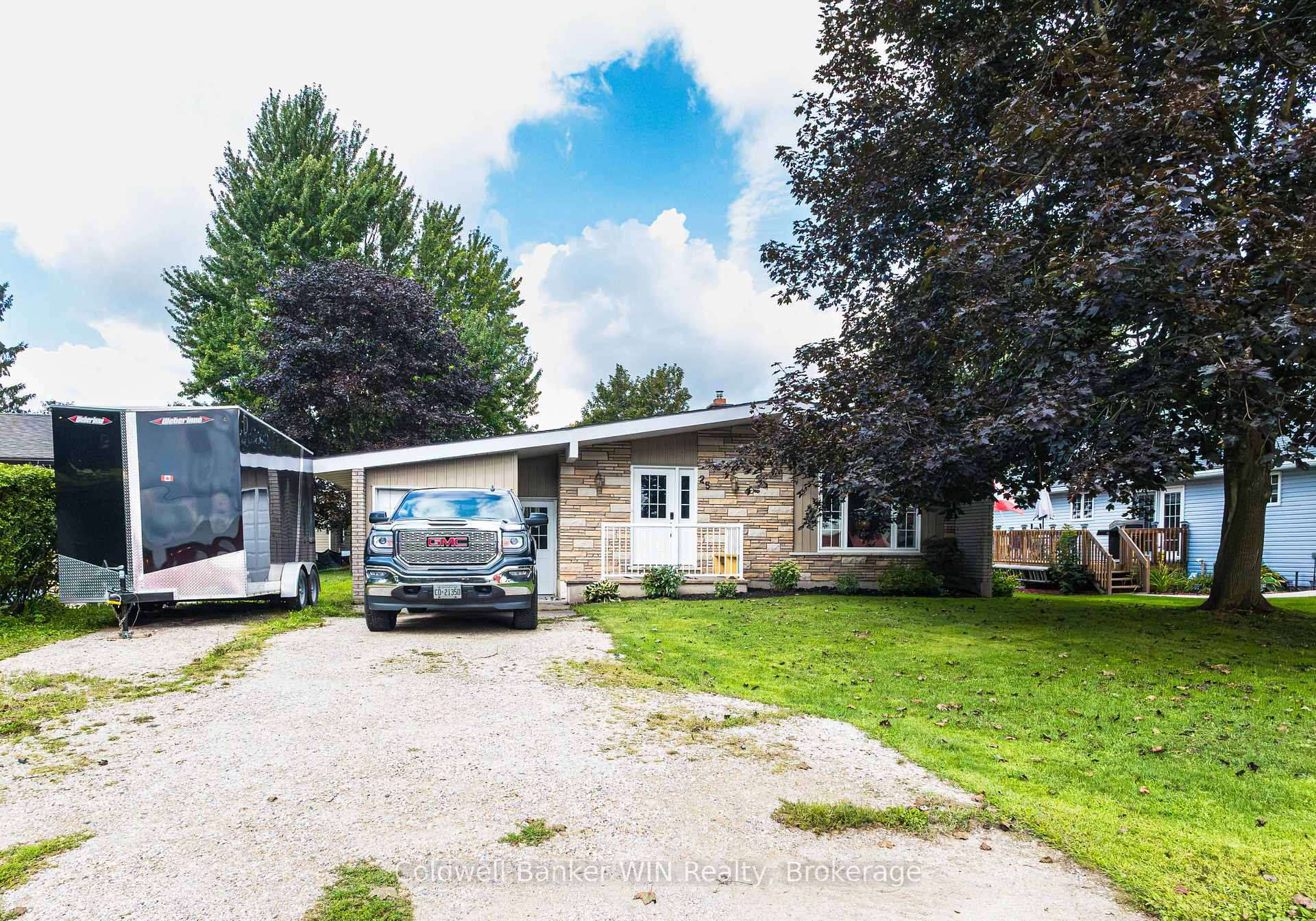 25 Thomas Street, South Bruce, ON, exterior