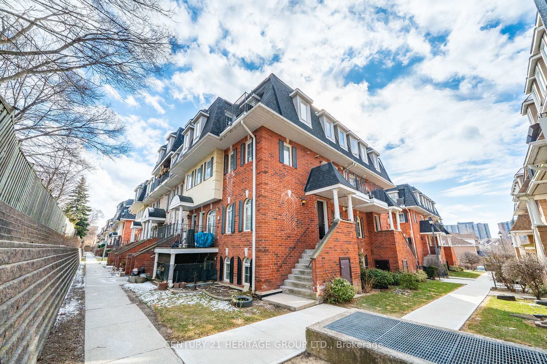301 - 64 Sidney Belsey Crescent, Toronto W04, ON, exterior