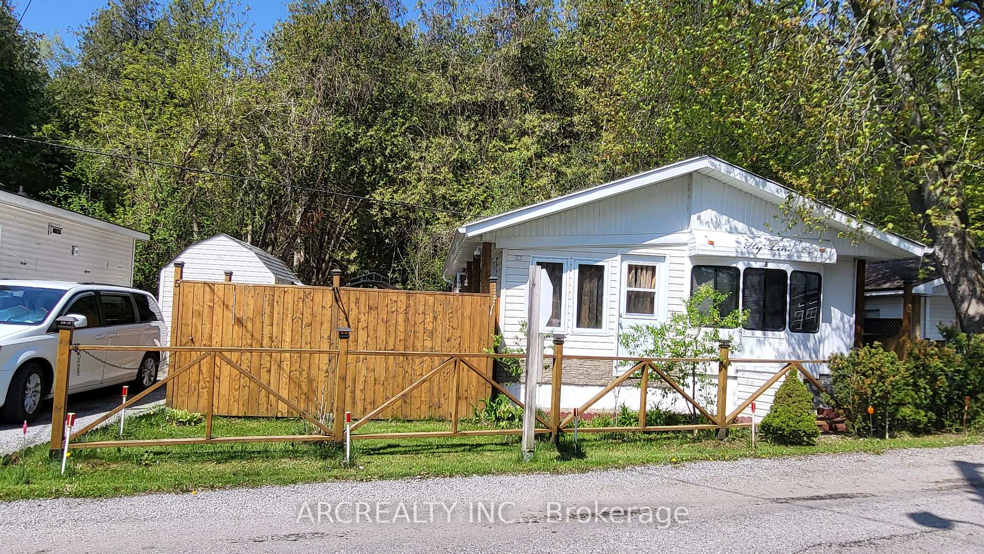 5 Horseshoe Circuit, Georgina, ON, exterior