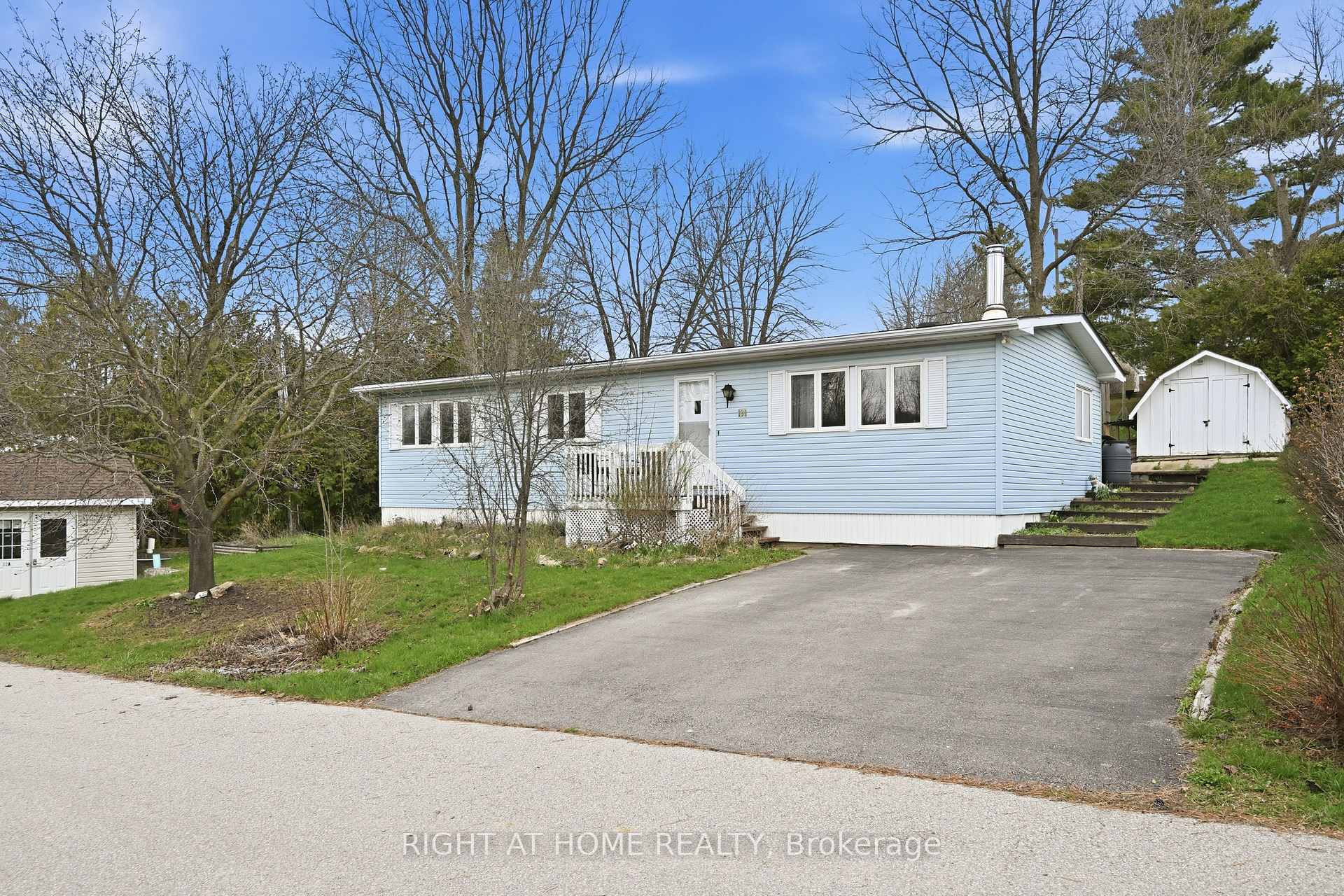 131 - 1294 8th Concession Road W, Hamilton, ON, exterior