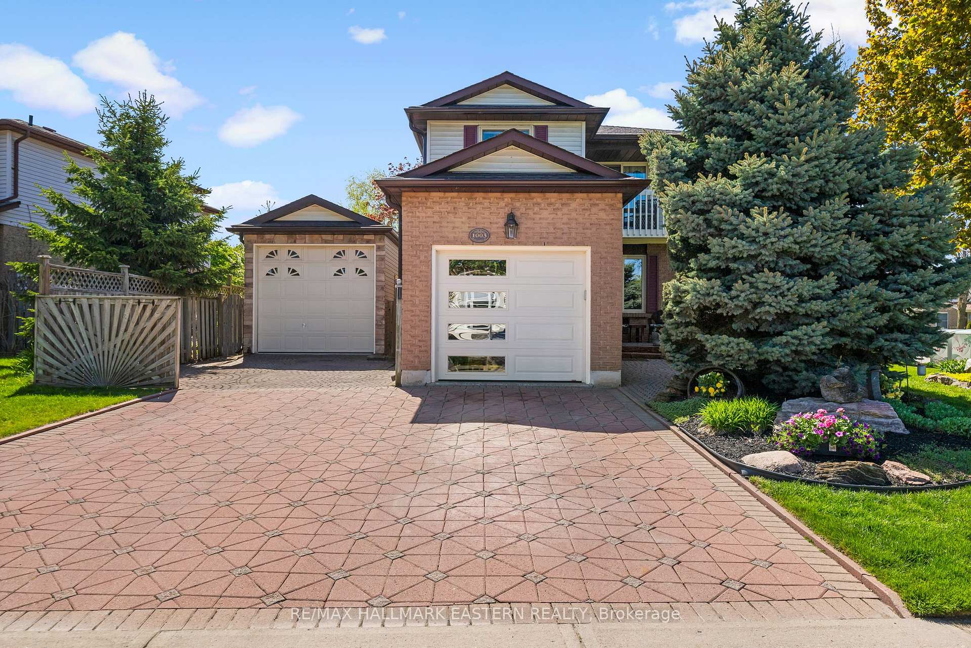 1003 Renaissance Drive, Oshawa, ON, exterior