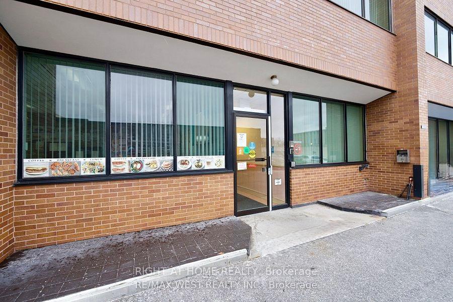 111 - 40 Wynford Drive N, Toronto C13, ON, exterior